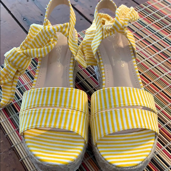 Yellow striped wedge espadrille - Picture 4 of 7